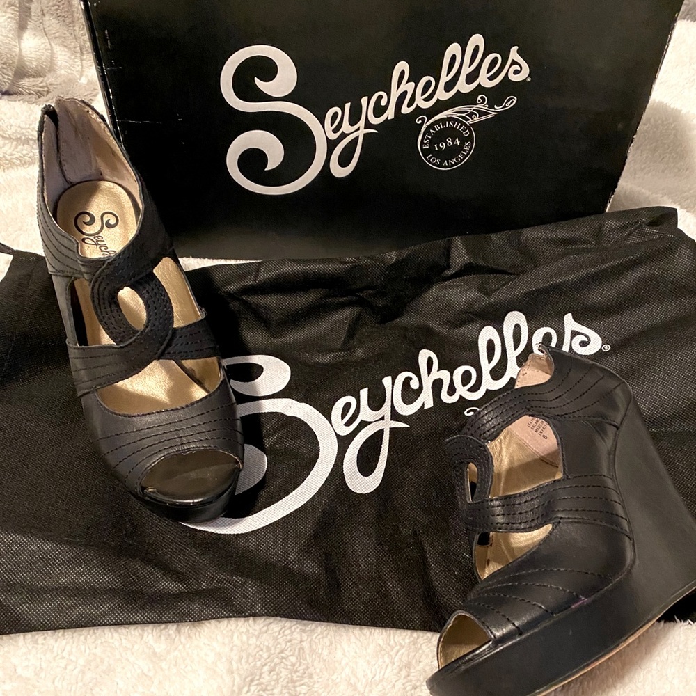 Seychelles Black Leather Wedges